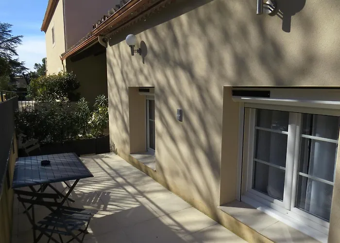 Konukevi Le Castel 3*